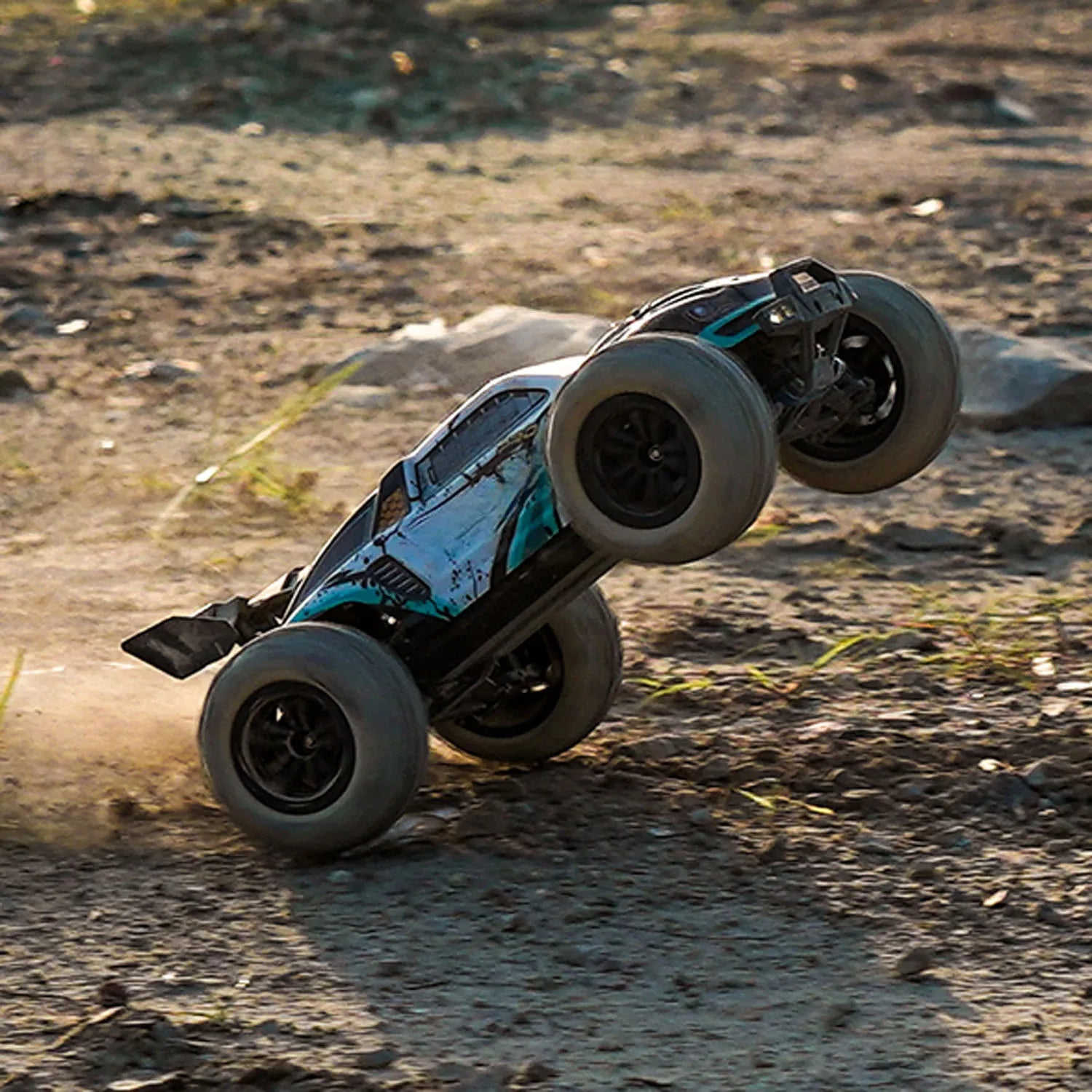 1:14 RC 4x4 Off-Road Monster Truck High-Speed Toy