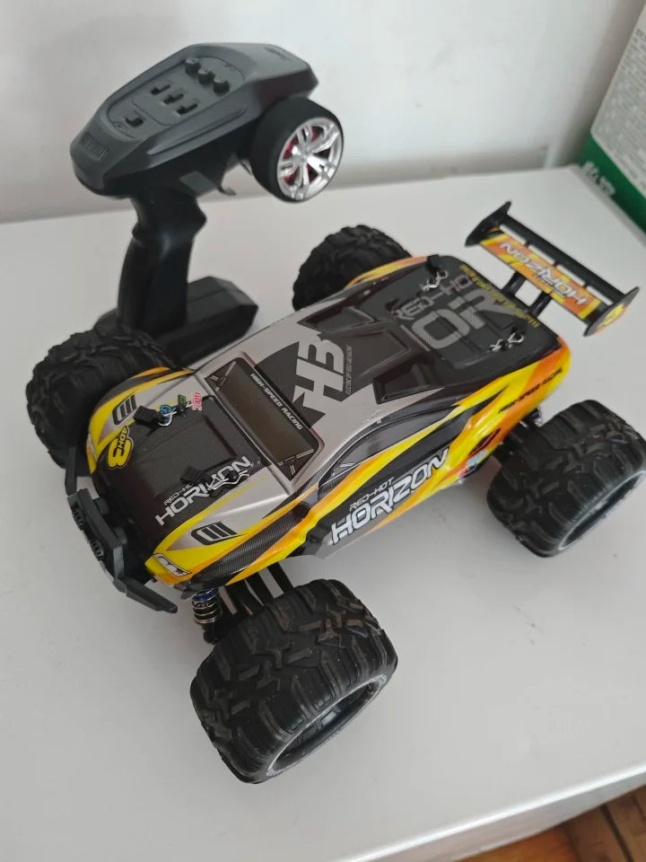 1:14 RC 4x4 Off-Road Monster Truck High-Speed Toy